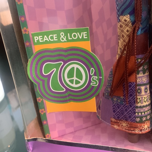 Barbie Doll Peace and Love - Picture 2 of 4